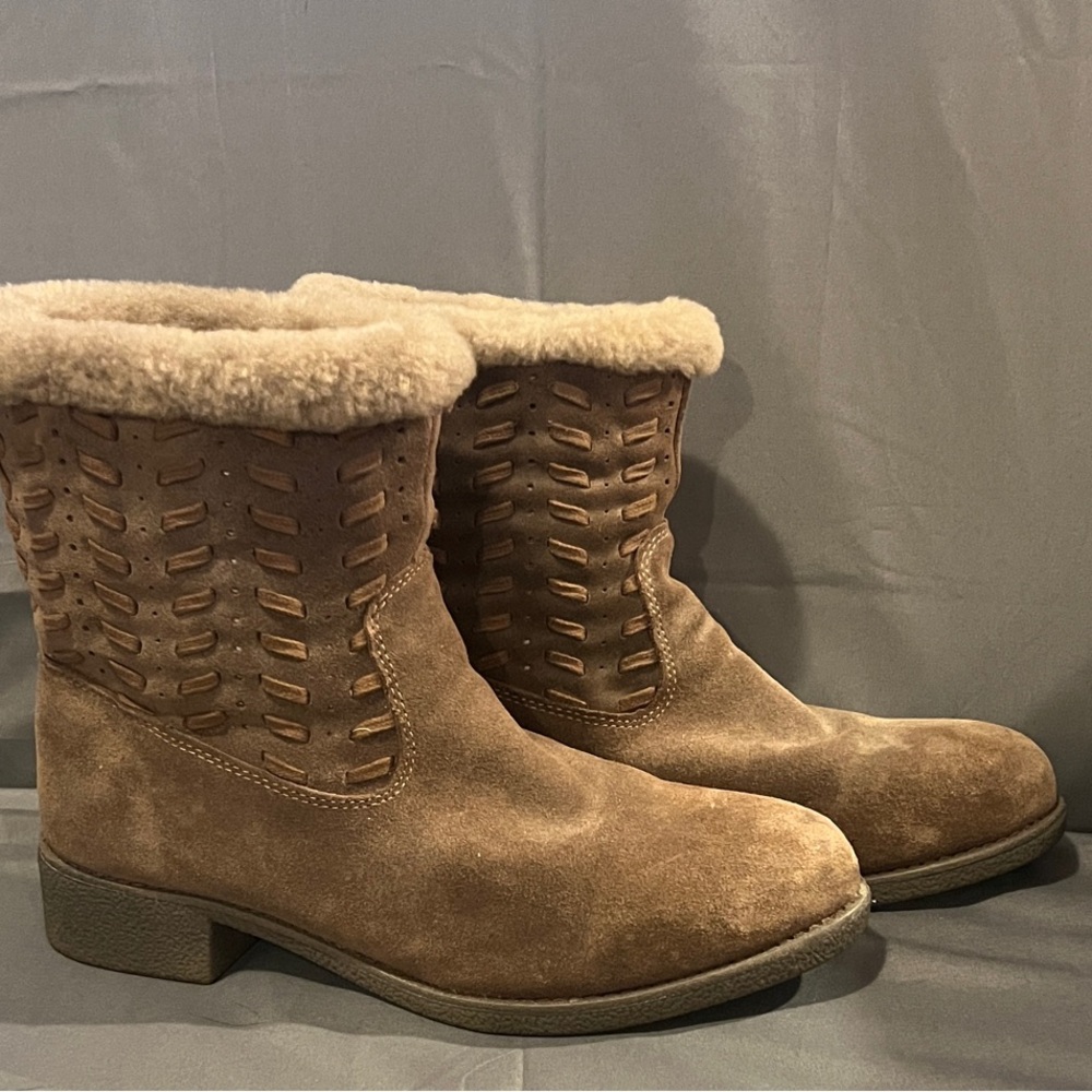 Abeo Genuine Sheepskin Tan Suede Boots